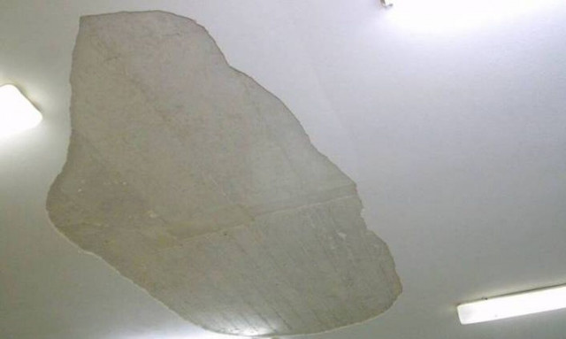 Αιτωλοακαρνανία: Έπεσαν σοβάδες και τραυμάτισαν μαθητή στο κεφάλι και το σώμα