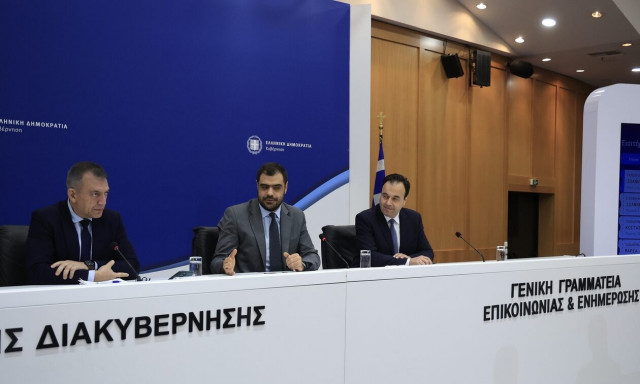 Βρούτσης: Αν πέσει κροτίδα ή πυρσός ή επικίνδυνο αντικείμενο θα κλείνουν τα γήπεδα