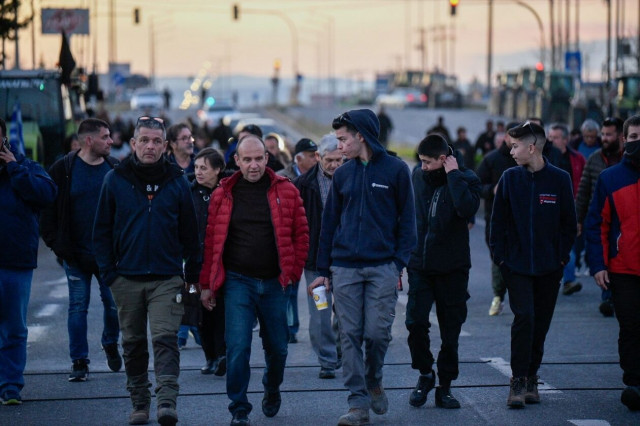 Λάρισα: Νέος αποκλεισμός της εθνικής οδού από αγρότες
