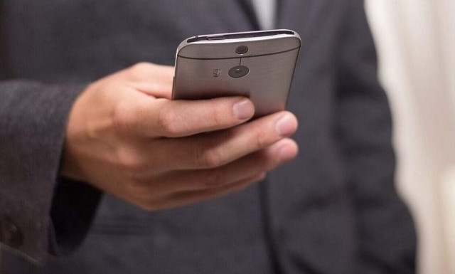 IRIS: Εντυπωσιακό άλμα στις μεταφορές χρημάτων μέσω κινητού τηλεφώνου