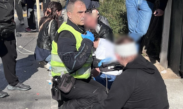 Επεισόδια μεταξύ φοιτητών στα Προπύλαια πριν την έναρξη της πορείας