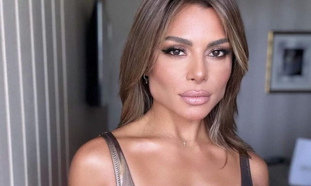 Ελευθερία Ελευθερίου: Αποχώρησε από το νυχτερινό κέντρο όπου εμφανίζονταν με τον Τριαντάφυλλο