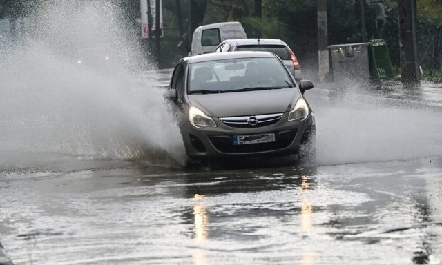Καιρός-Μαρουσάκης: Έρχονται βροχές και καταιγίδες με θυελλώδεις νοτιάδες από την Κυριακή