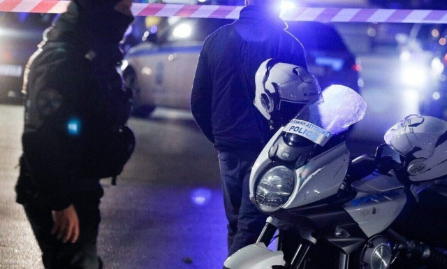 Θεσσαλονίκη: Σύγκρουση αστικού λεωφορείου με ΙΧ οχήματα