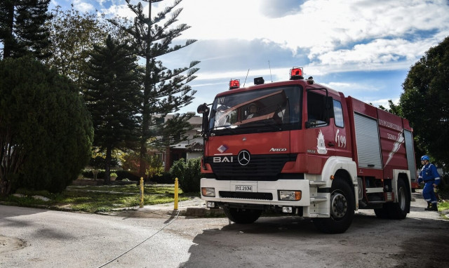 Θεσσαλονίκη: Φωτιά σε μάντρα ανταλλακτικών στη Μοναστηρίου