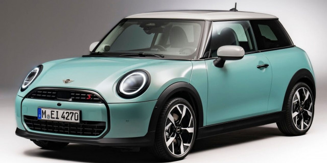 Το νέο Mini Cooper είναι πλέον και βενζινοκίνητο
