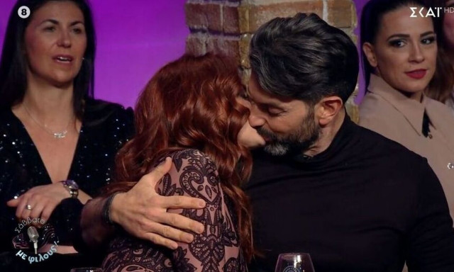 Σπύρος Μαρτίκας – Βρισηίδα Ανδριώτου: Τα «καυτά» φιλιά και οι χοροί στην εκπομπή του Φερεντίνου