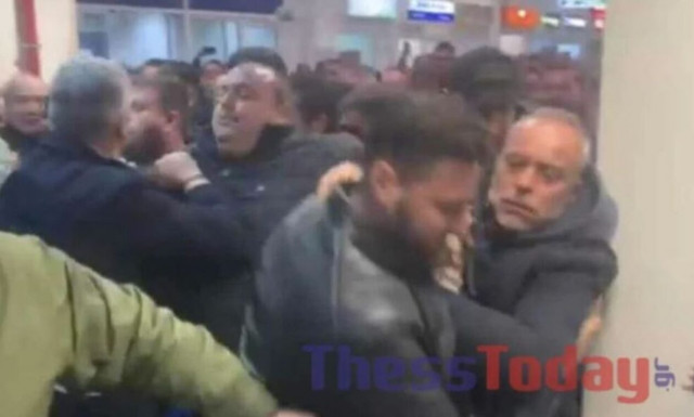 Νέο «φάουλ» Αυγενάκη - Έστησε αγρότες και είδε επιλεκτικά ελάχιστους