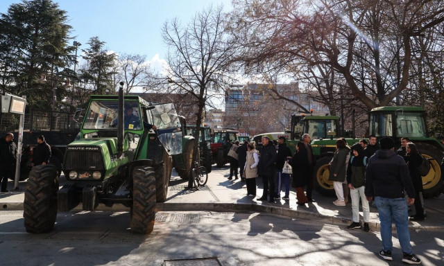 Χατζηδάκης: Έκτακτο επίδομα Πάσχα και κατώτατος μισθός άνω των 800 ευρώ - Τι είπε για αγρότες
