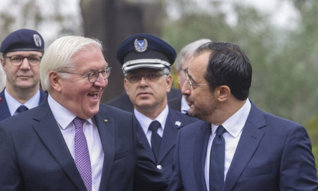 Ιστορική επίσκεψη Σταϊνμάιερ στην Κύπρο: Σε εξέλιξη συνάντηση με Χριστοδουλίδη