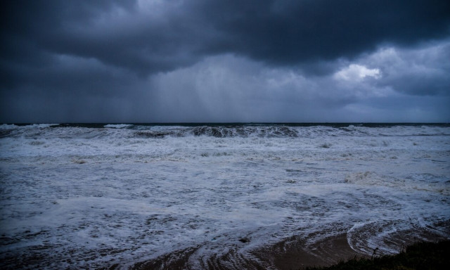 Meteo: Καταιγίδες, λασποβροχές και θυελλώδεις άνεμοι τις επόμενες ώρες