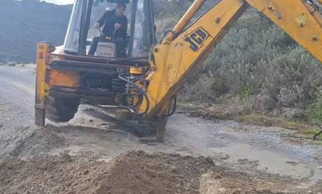 Πρόσωπα της Κρήτης: Ο δεξιοτέχνης της λύρας και της… τσάπας!