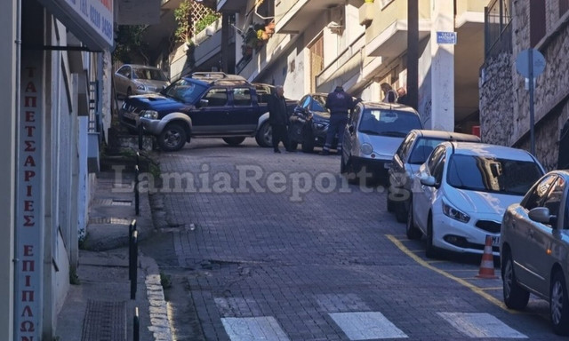 Λαμία: «Έσπασαν» τα φρένα οχήματος στην κατηφόρα έξω από σχολείο