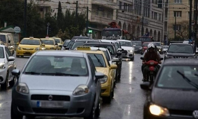 Τέλη κυκλοφορίας: Λήγει σε λίγες μέρες η προθεσμία για την πληρωμή - Τι πρέπει να ξέρουν οι οδηγοί