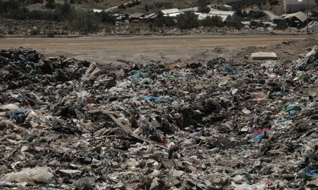 ΣτΕ: Αίτηση ακύρωσης κατέθεσαν ΚΕΔΕ και 164 Δήμοι κατά του τέλους ταφής απορριμμάτων