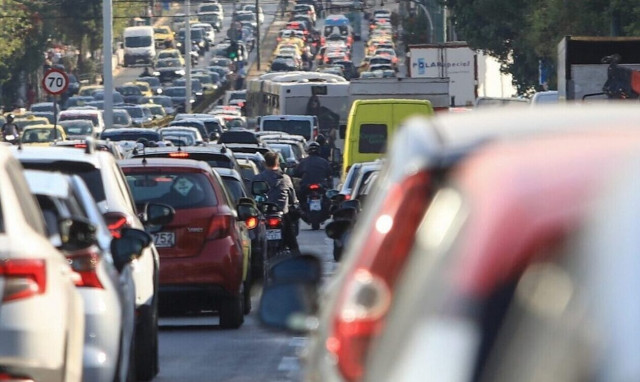 Τέλη κυκλοφορίας: Πότε λήγει η προθεσμία πληρωμής - Ποια η διαδικασία για πληρωμή με το μήνα