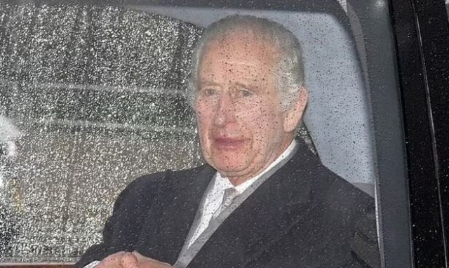 Βασιλιάς Κάρολος: H πρώτη φωτογραφία του μονάρχη ενώ πηγαίνει για θεραπεία - Στο πλευρό του η Καμίλα