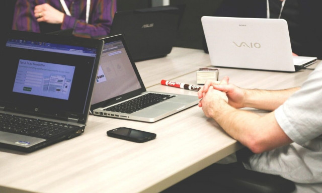 Πώς θα καθορίζονται από το 2025 συντάξεις, εισφορές και μισθοί στο Δημόσιο