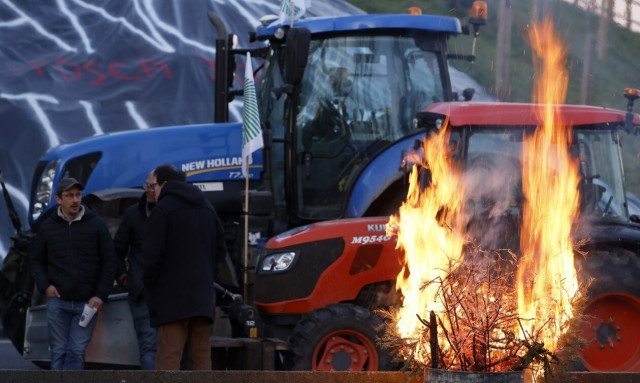 Τα «γκρίζα» σημεία της συνάντησης του Πρωθυπουργού με τους αγρότες