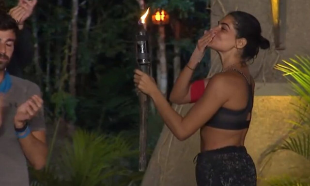 Survivor 2024: Με... φιλάκια αποχώρησε η Ζωή Ασουμανάκη (vid)