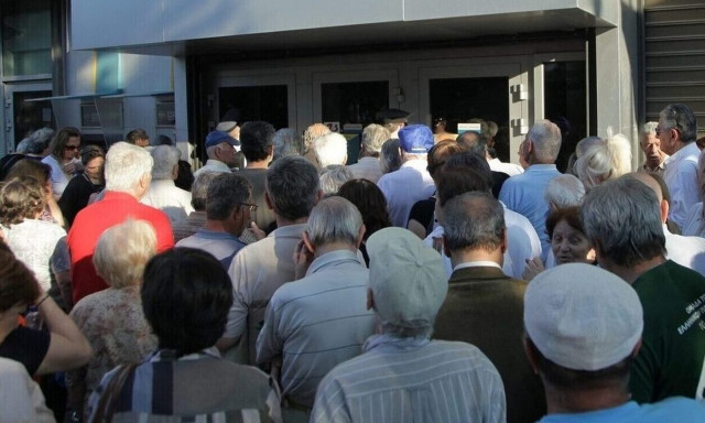 Έκτακτο δώρο Πάσχα: Το πλέονασμα επιστρέφεται στους πολίτες