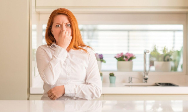 Το απλό τρικ για να μη μυρίζει ο νεροχύτης της κουζίνας