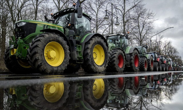 Γερμανία - Αγροτικές κινητοποιήσεις: Κόντρα για τα τρακτέρ στις πορείες