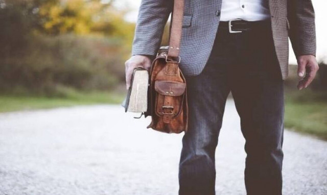 ΗΠΑ: Ζήτησε από τους μαθητές του να γράψουν…τρόπους με τους οποίους μπορούν να σκοτώσουν φίλους τους