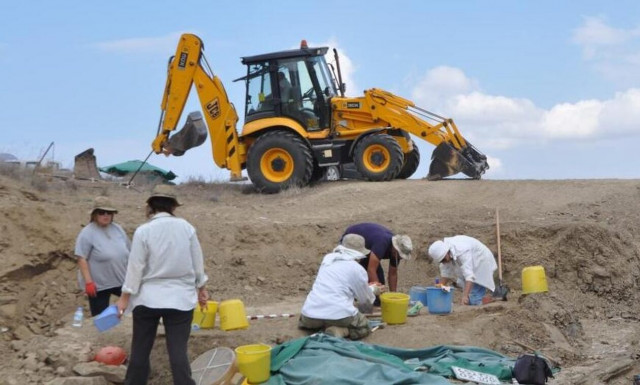 Κύπρος: Συνεργεία αναζητούν οστά αγνοουμένων της εισβολής σε κατεχόμενα και ελεύθερες περιοχές