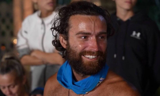 Survivor 2024: O Ρομπ Τζέιμς «ξεμπρόστιασε» τον Ατζούν – Όλα όσα δεν δείχνουν οι κάμερες