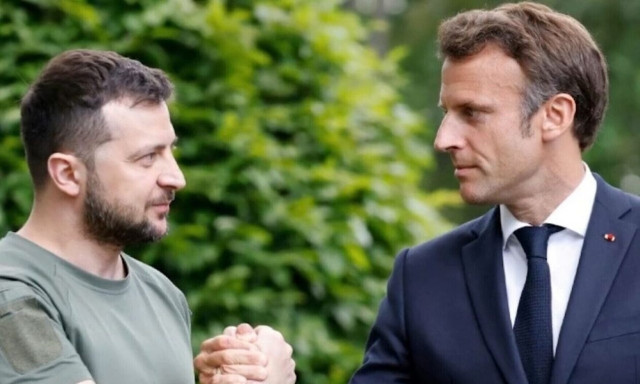 Γαλλία-Ουκρανία: Μακρόν και Ζελένσκι υπέγραψαν διμερή συμφωνία για την ασφάλεια