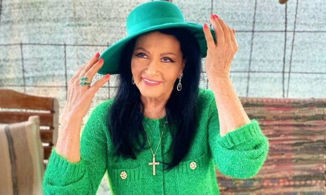 Ζωζώ Σαπουντζάκη: Σοκαρισμένη και φοβισμένη η ηθοποιός - Παραμένει στο νοσοκομείο