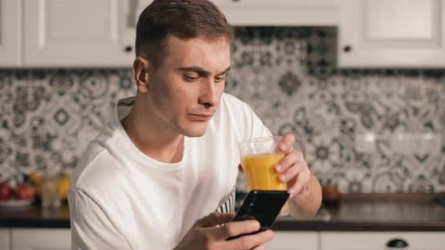 Ποιο είναι το ποτό που καίει ό,τι θερμίδες έχεις φάει;