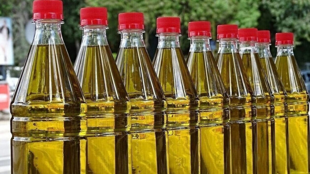 Χαλκίδα: Συνελήφθησαν να κλέβουν  από εστιατόριο 1.200 κιλά ηλιέλαιο και  510 κιλά ελαιόλαδο