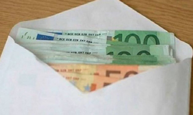 Κοζάνη: Εξαπάτησαν ηλικιωμένη - Της άρπαξαν 50.000 ευρώ με πρόσχημα σοβαρό ατύχημα του παιδιού της