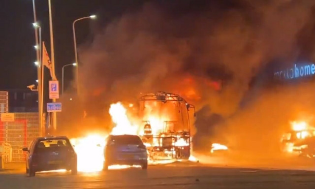 Άγριες συγκρούσεις στη Χάγη: Τραυματίστηκαν τέσσερις αστυνομικοί