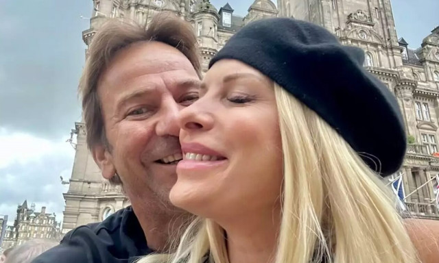 Ελένη Μενεγάκη: Η φωτογραφία στην αγκαλιά του Μάκη Παντζόπουλου – «Ευτυχία είναι…»