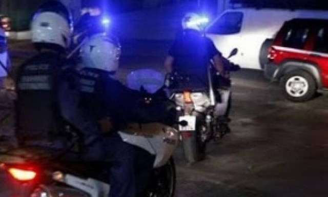 Λιοσίων: Αυτοκίνητο προσέκρουσε σε κολώνα – Εκτροπή της κυκλοφορίας