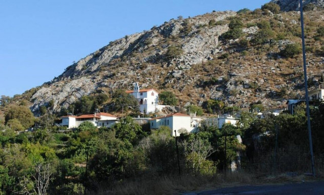 Ρέθυμνο: Οι «ποντικοί» ξεσάλωσαν στις Βρύσες