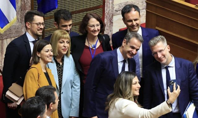 Νέα Δημοκρατία: Τέρμα η συζήτηση για τα ομόφυλα – Πάμε σε ευρωεκλογές