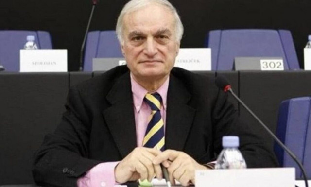 Μανώλης Μαυρομμάτης: Κρίσιμη η κατάσταση του δημοσιογράφου και της συζύγου του - Τα τελευταία νέα