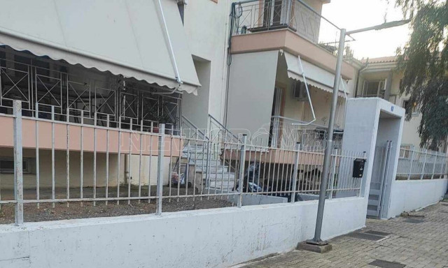 Τέλος στο θρίλερ στην Ελευσίνα: Παραδόθηκε ο αστυνομικός που είχε ταμπουρωθεί στο σπίτι του