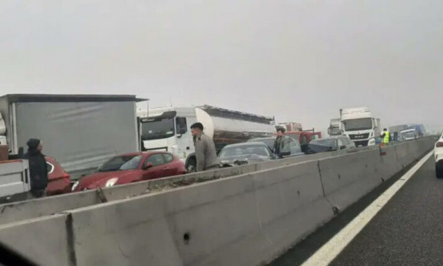 Ιταλία: Μεγάλη καραμπόλα εξαιτίας πυκνής ομίχλης - Αναφορές για σοβαρά τραυματισμένους