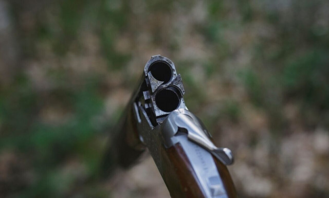 Παραλίγο τραγωδία στα Ιωάννινα: 34χρονος που ξεναγούσε τηλεοπτικό συνεργείο δέχθηκε σκάγια κυνηγού