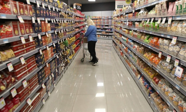 Ακρίβεια: Αύξηση τιμών σε 32 προϊόντα έως και 35% από το Νοέμβριο του 2022