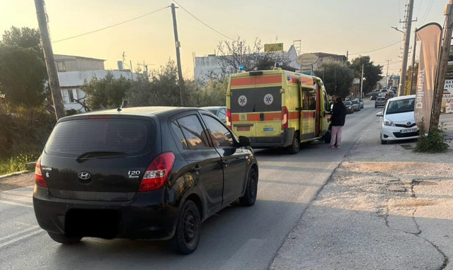 Αρτέμιδα: Τροχαίο με παράσυρση ανήλικης - Στο νοσοκομείο η 15χρονη