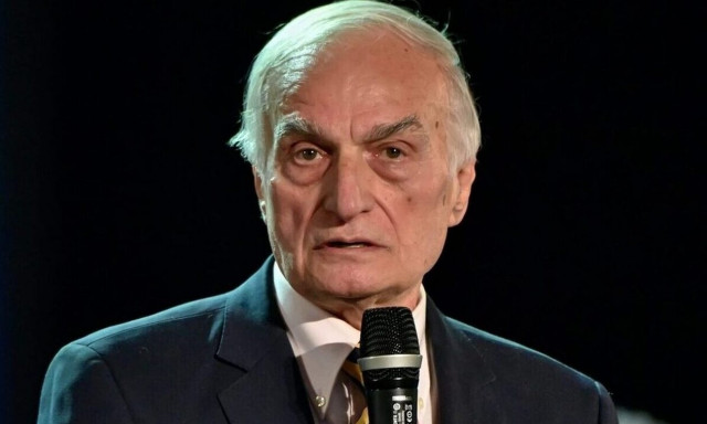 Μανώλης Μαυρομάτης: Συνεχίζει τη μάχη στην εντατική - Η κατάσταση της υγείας του