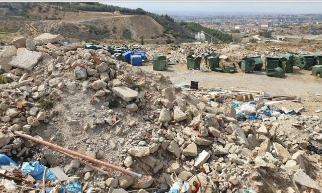 Θεσσαλονίκη: Έριχνε μπάζα σε δάσος για 13 χρόνια με την ανοχή λειτουργού δημοτικής υπηρεσίας