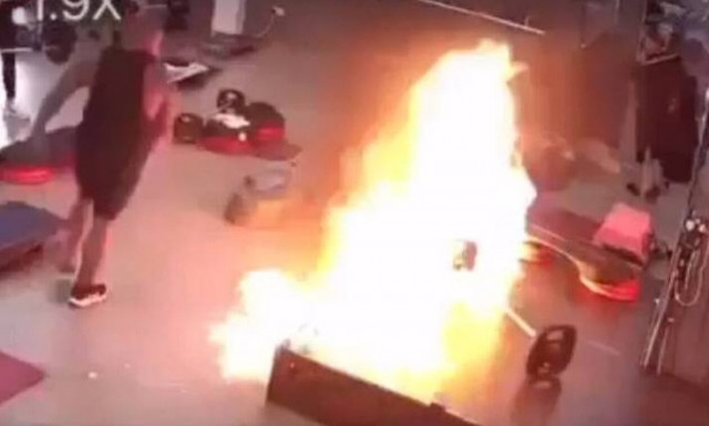 Συναγερμός στην Κύπρο: 51χρονος έβαλε φωτιά σε γυμναστήριο (vid)