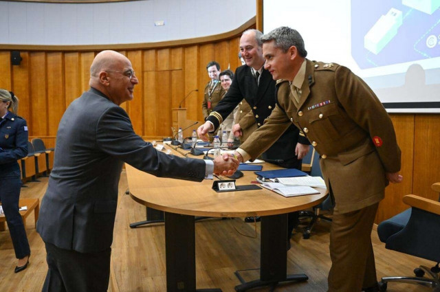 Συνάντηση Νίκου Δένδια με αντιπροσώπους του βρετανικού υπουργείου Άμυνας